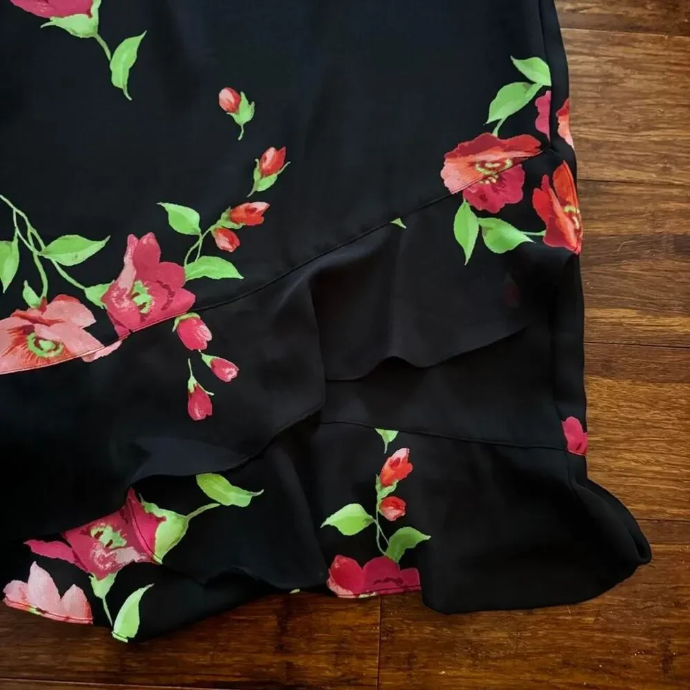 Units Women's Black and Red Skirt
